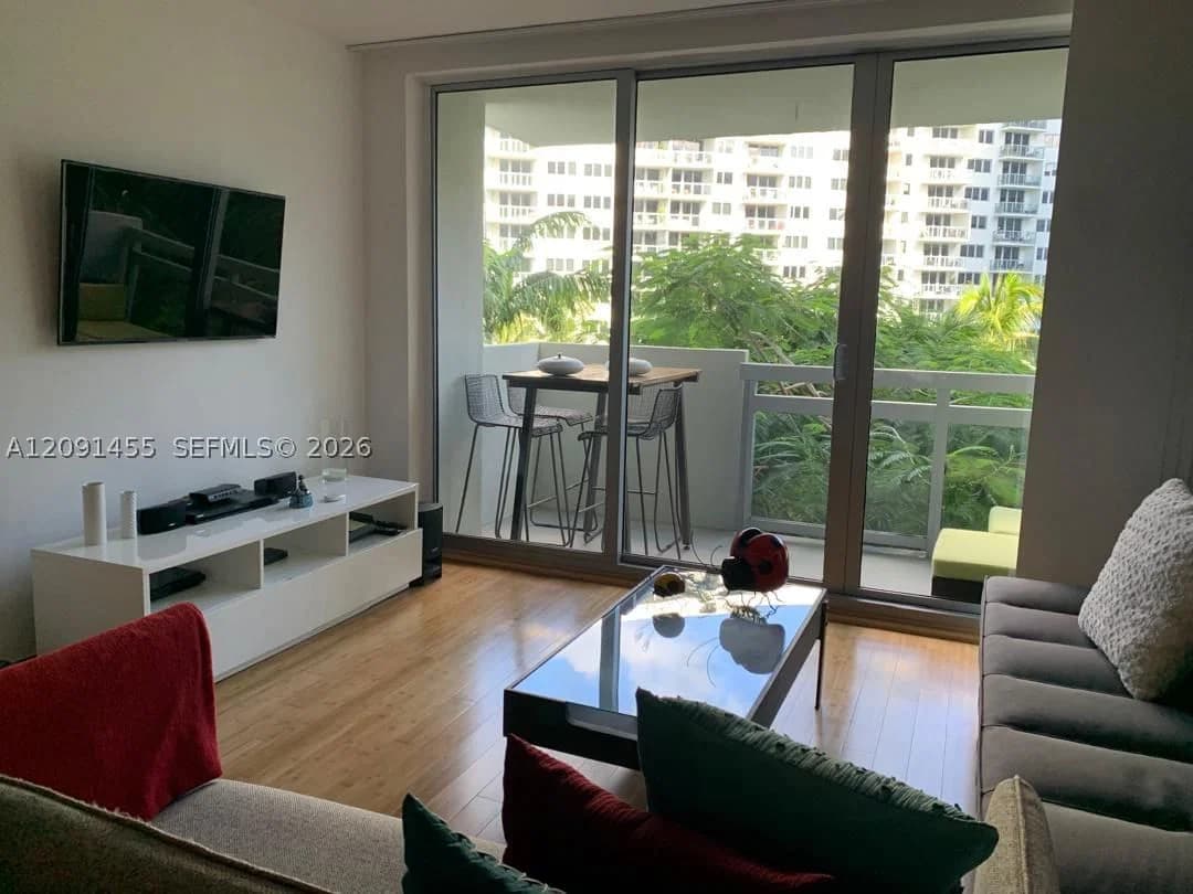 2-bedroom Condo — 1500 Bay Rd #546S, Miami Beach, FL 33139
