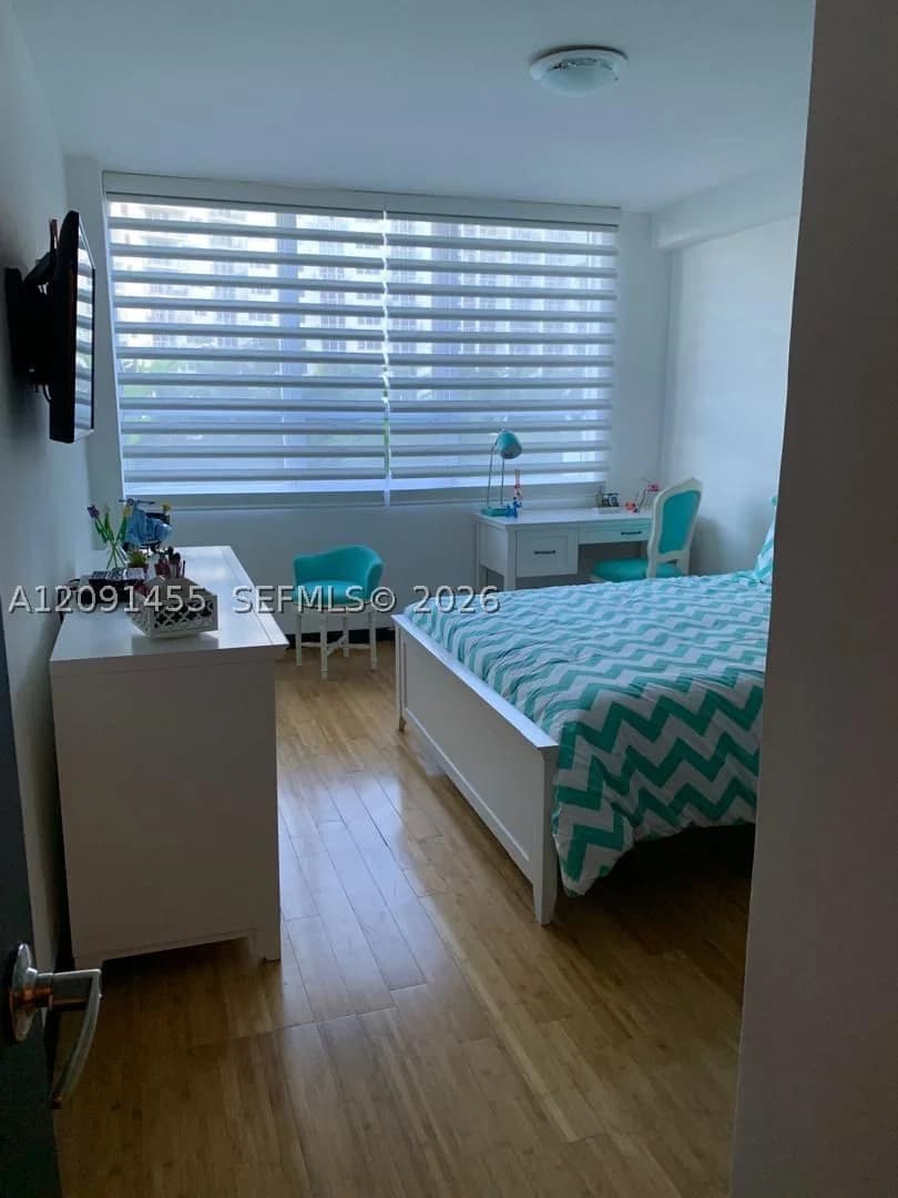 2-bedroom Condo — 1500 Bay Rd #546S, Miami Beach, FL 33139