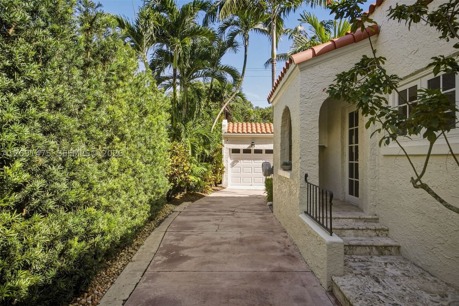 3+1 Müstakil ev — 505 Navarre Ave, Coral Gables, FL 33134