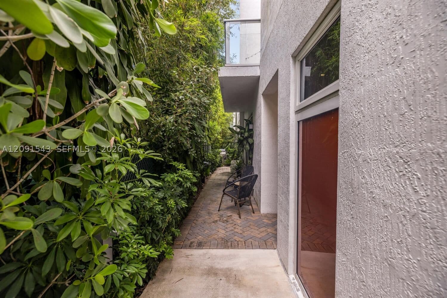 3-bedroom Condo — 455 39th St #103, Miami, FL 33137