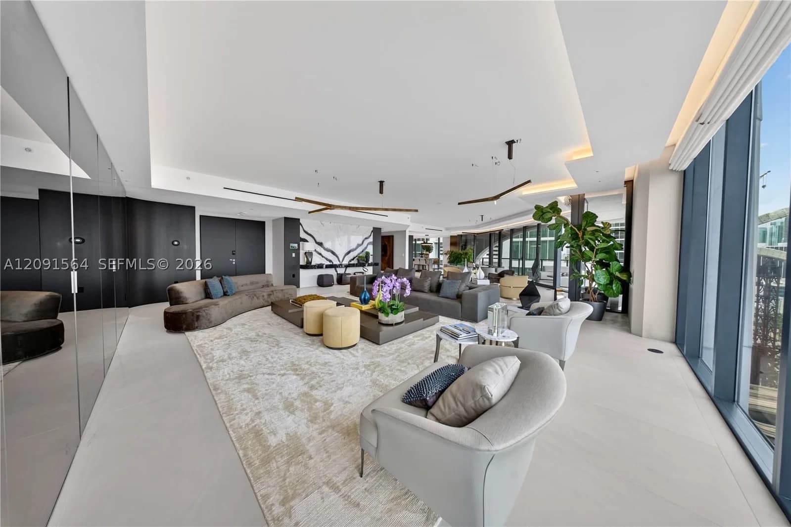 4-bedroom Condo — 1000 Biscayne Blvd #2202, Miami, FL 33132