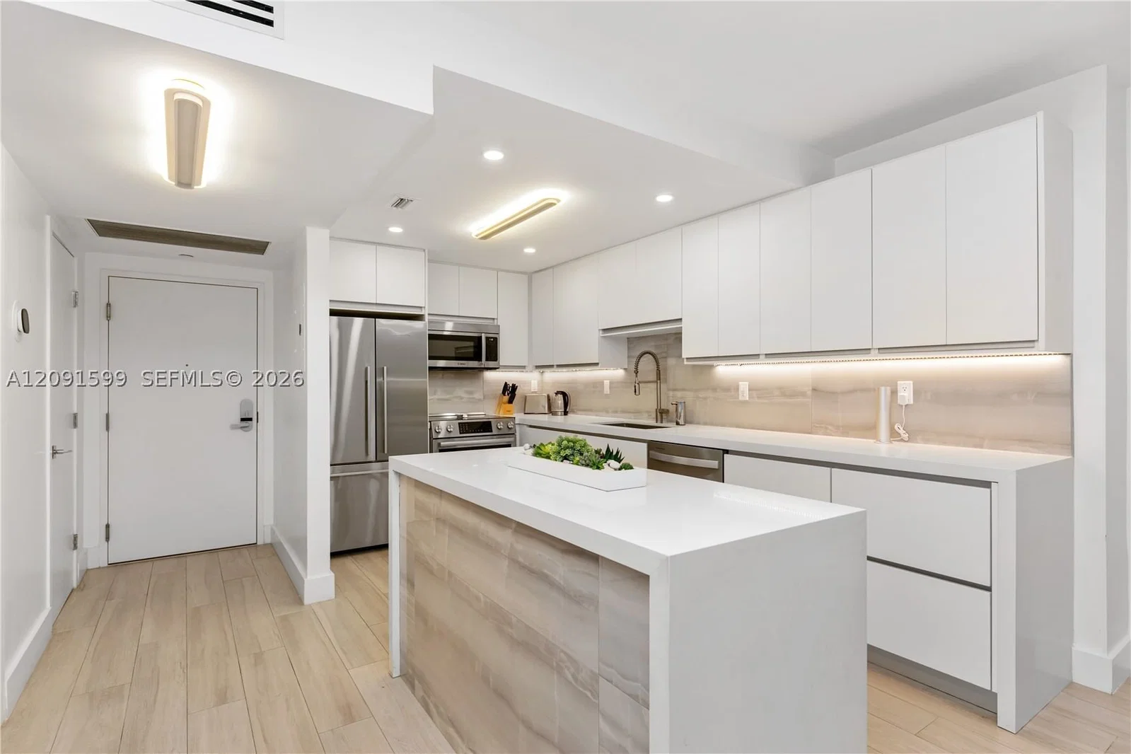 RONEY PALACE CONDO — ilan fotoğrafı