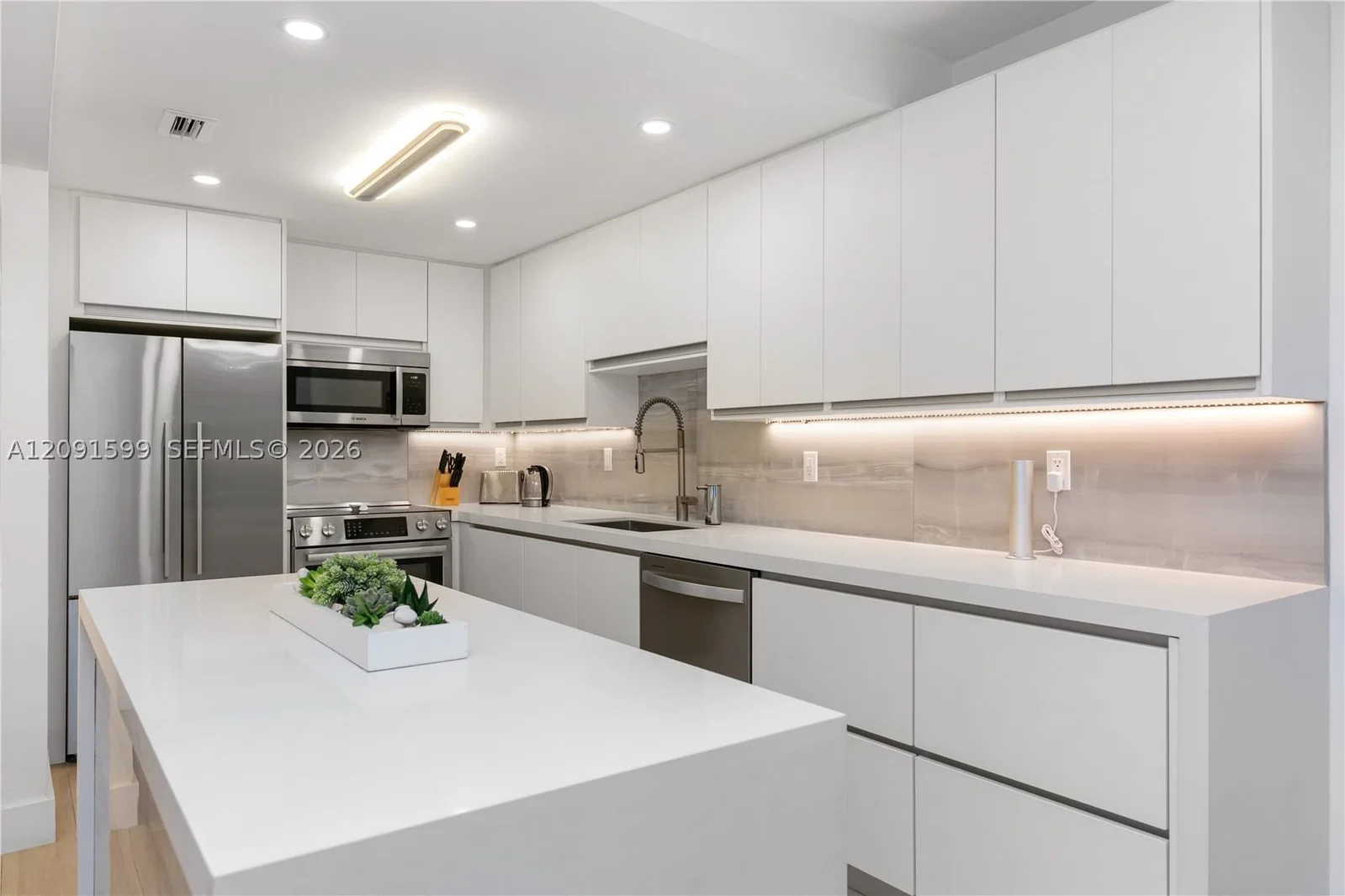 RONEY PALACE CONDO — ilan fotoğrafı