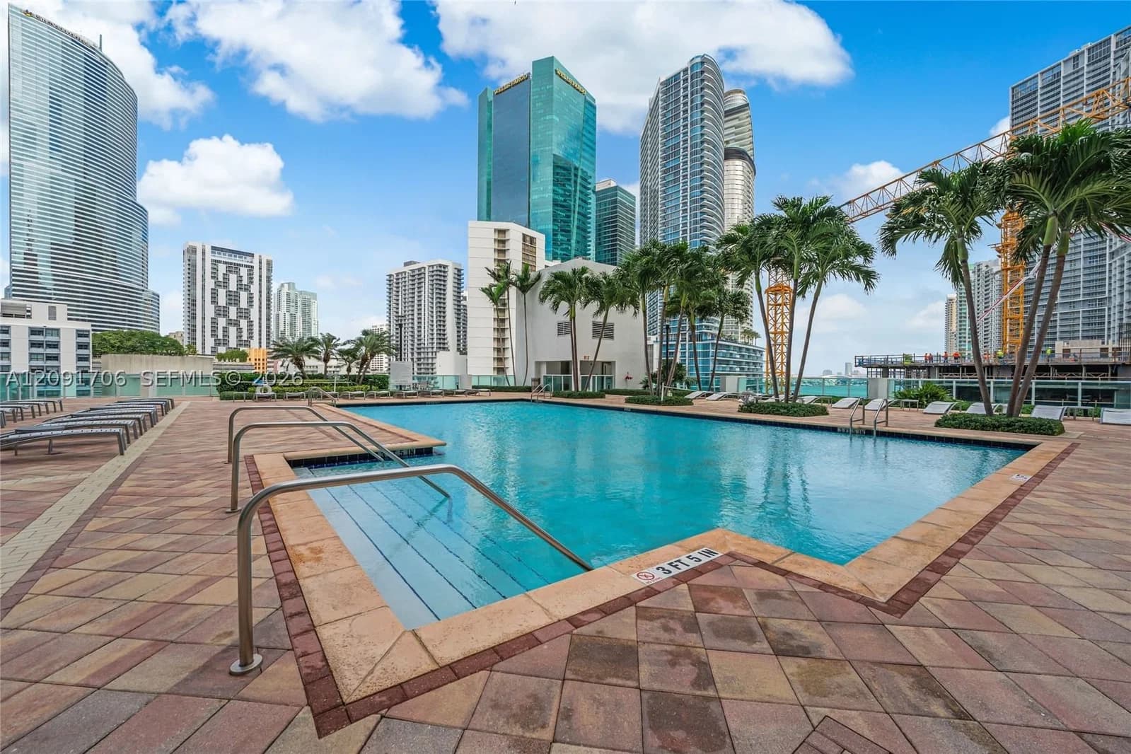 1-bedroom Condo — 31 5th St #409, Miami, FL 33131