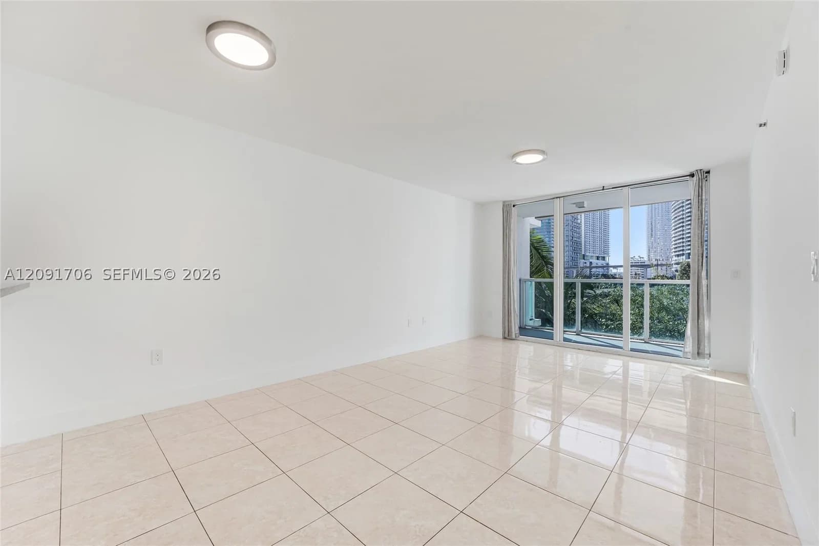 1-bedroom Condo — 31 5th St #409, Miami, FL 33131