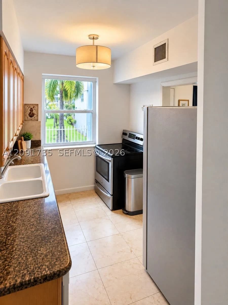 2-bedroom Condo — 530 10th St #2-C, Miami, FL 33130