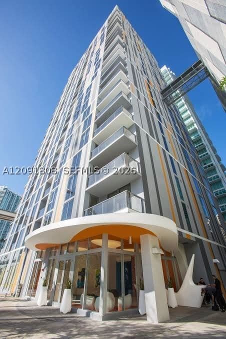 2-bedroom Condo — 31 6th St #1101, Miami, FL 33131