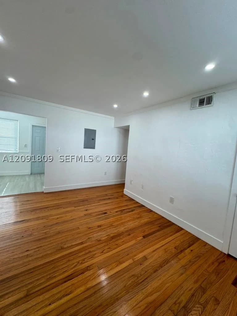 2-bedroom Apartment — 15 Sidonia Ave #2, Coral Gables, FL 33134