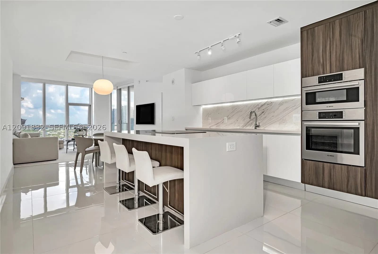 4-bedroom Apartment — 851 1st Ave #1701, Miami, FL 33132