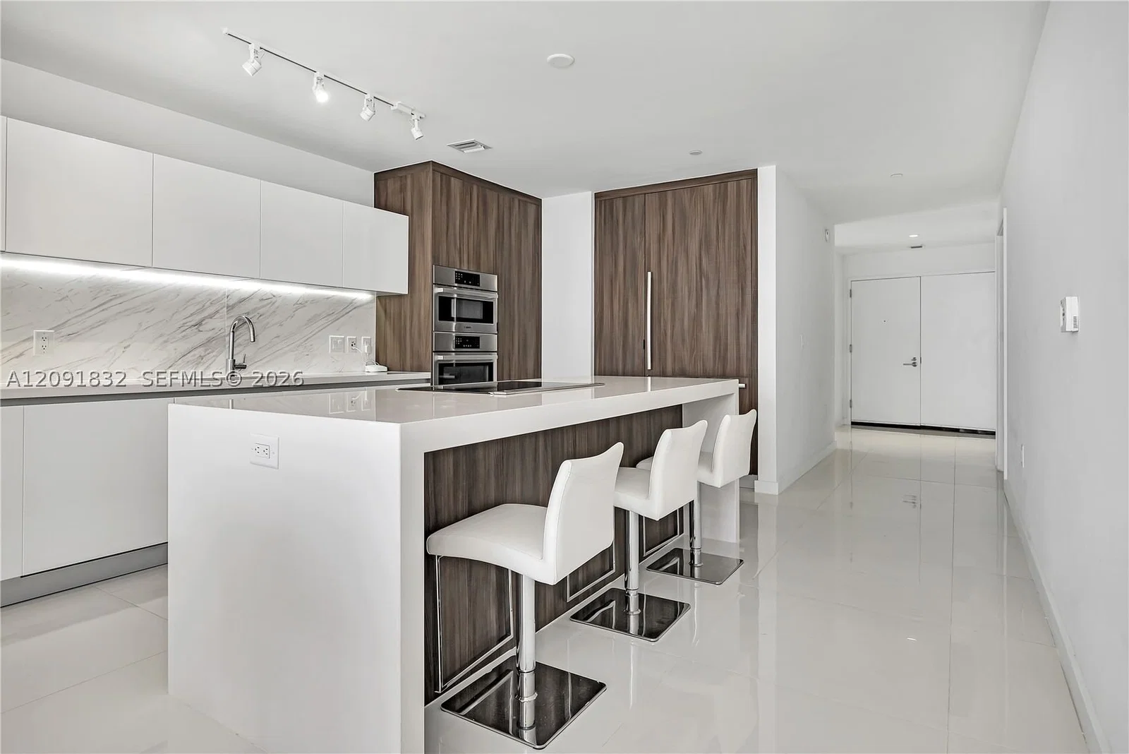 4-bedroom Apartment — 851 1st Ave #1701, Miami, FL 33132
