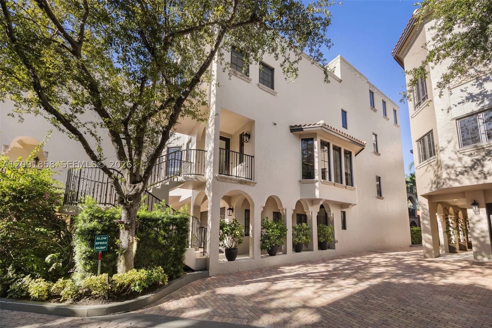 4-bedroom Townhouse — 3471 Main Hwy #1204, Coconut Grove, FL 33133