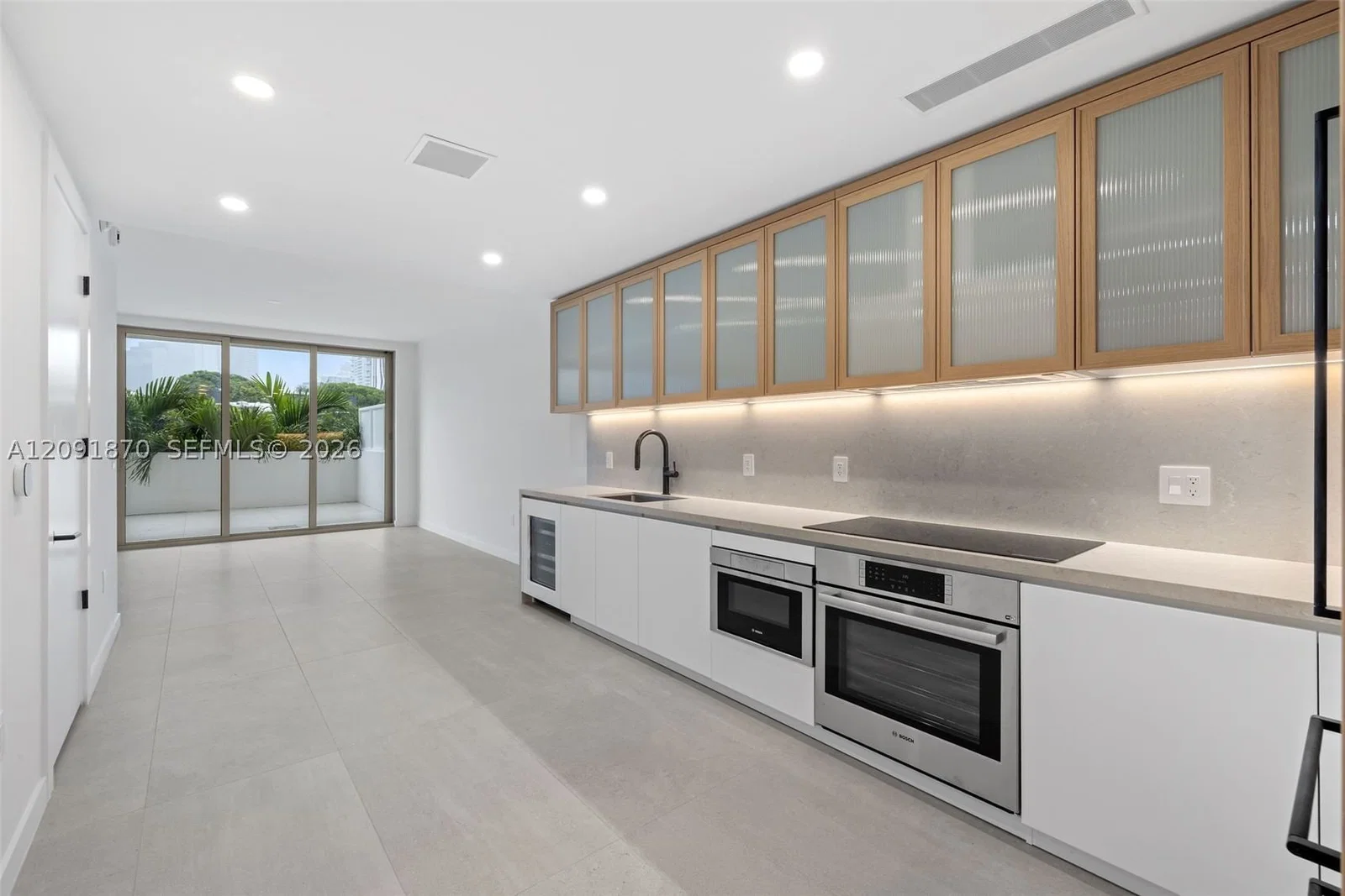 1-bedroom Condo — 2200 Brickell Ave #206, Miami, FL 33129