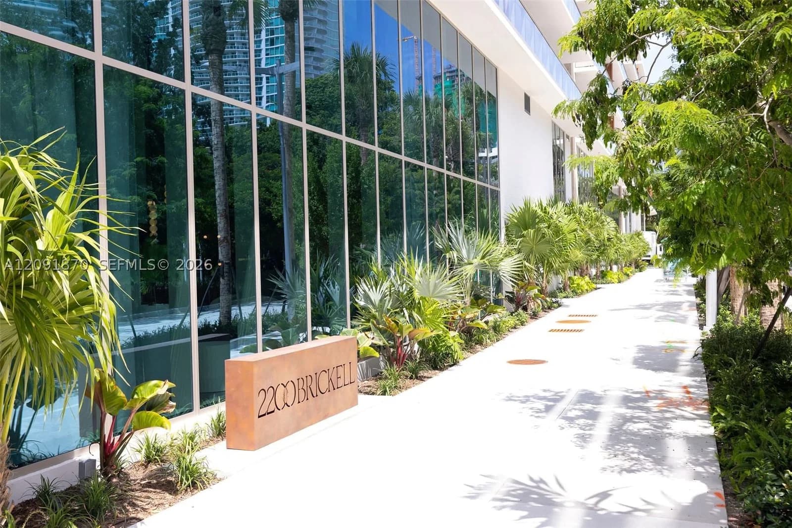 1-bedroom Condo — 2200 Brickell Ave #206, Miami, FL 33129