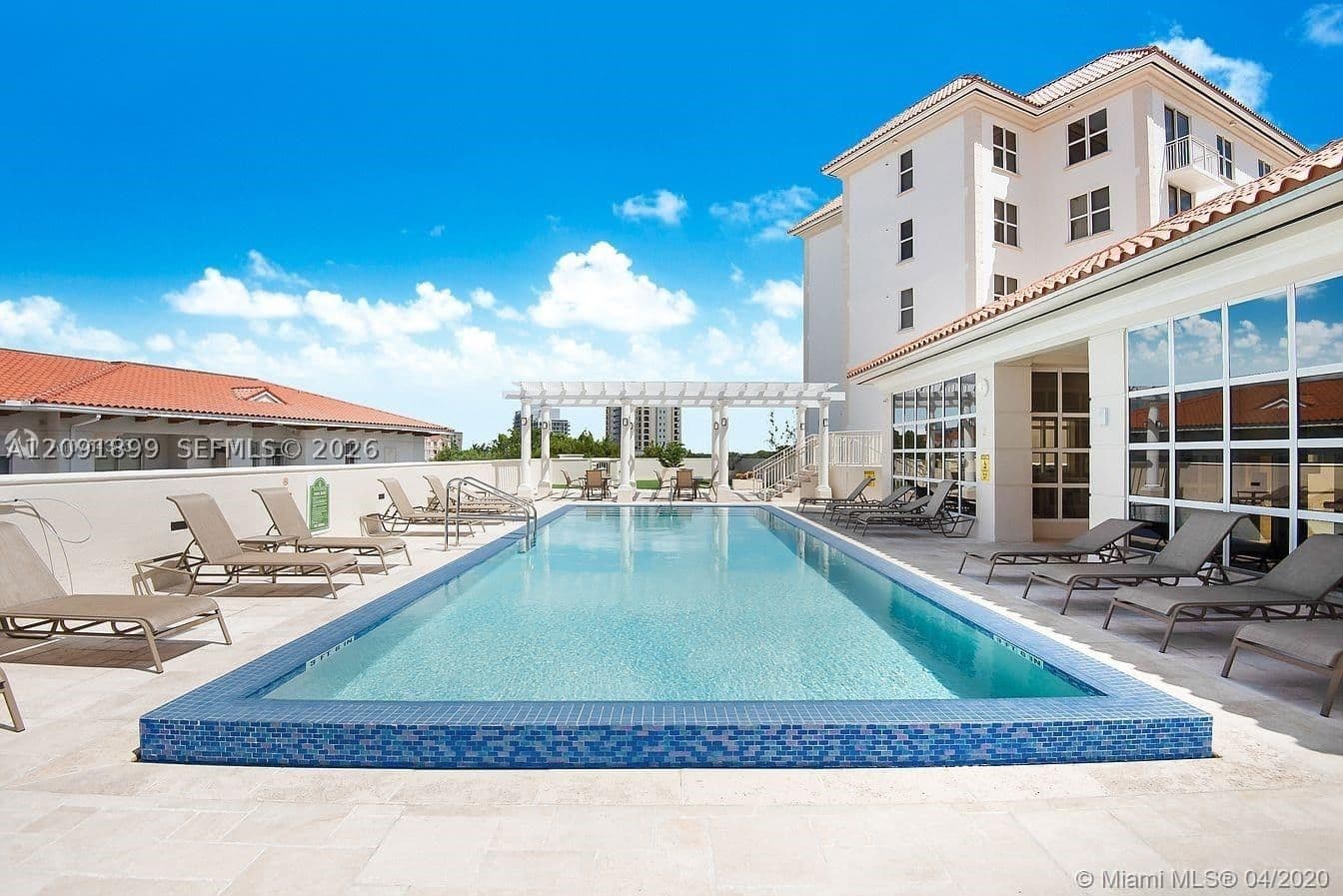 2+1 Daire — 2030 S Douglas Rd #712, Coral Gables, FL 33134