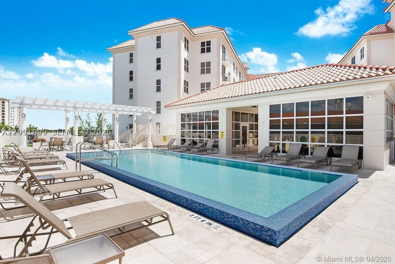 2+1 Daire — 2030 S Douglas Rd #712, Coral Gables, FL 33134