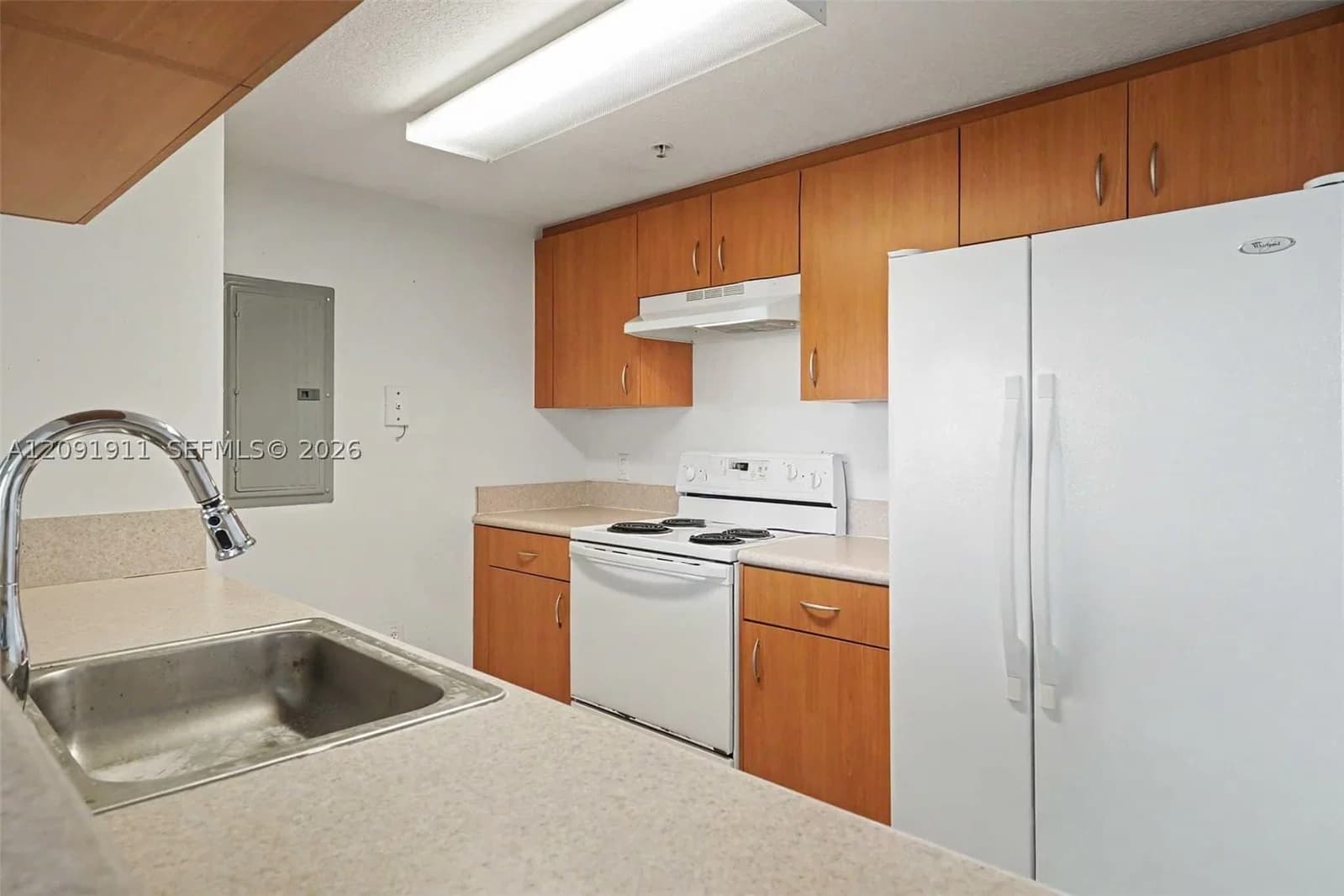 2-bedroom Condo — 816 11th St #906, Miami, FL 33136