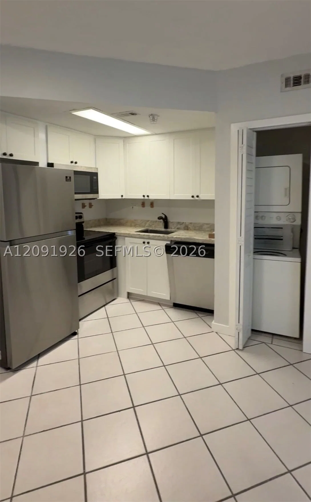 1-bedroom Condo — 3051 27th Ave #402, Miami, FL 33133