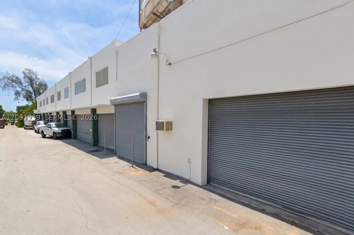 Property — 3300 6th Ave, Fort Lauderdale, FL 33316