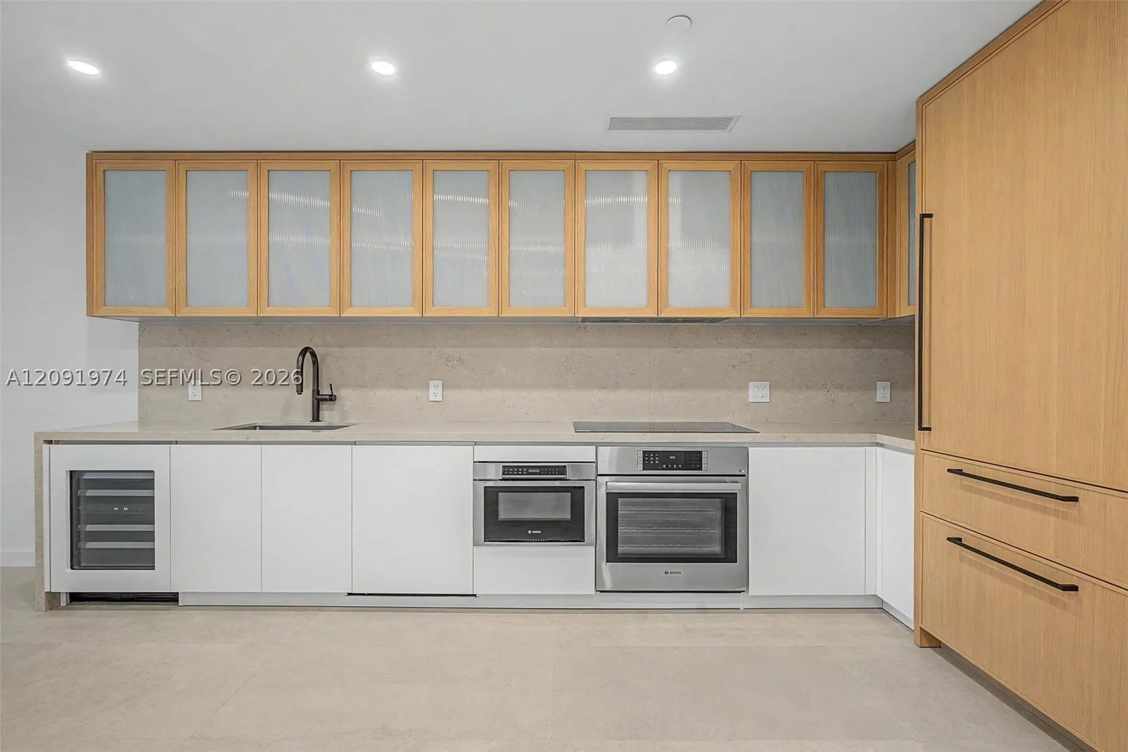 1+1 Condo — 2200 Brickell Ave #406, Miami, FL 33129