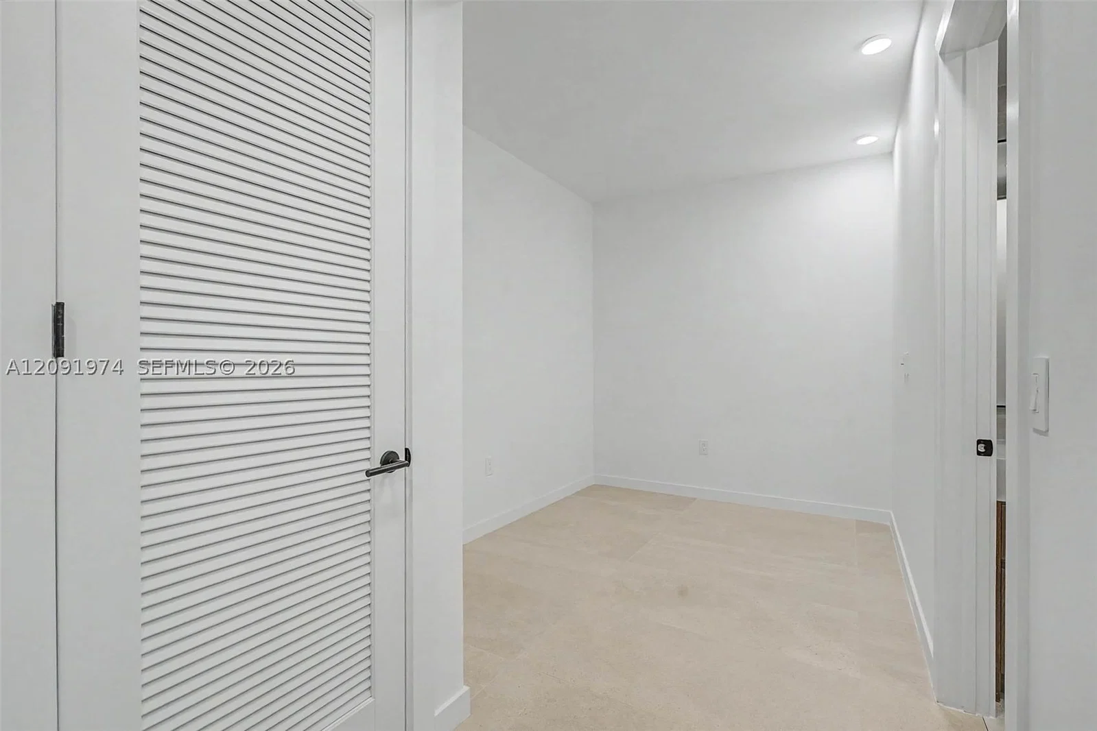 1+1 Condo — 2200 Brickell Ave #406, Miami, FL 33129