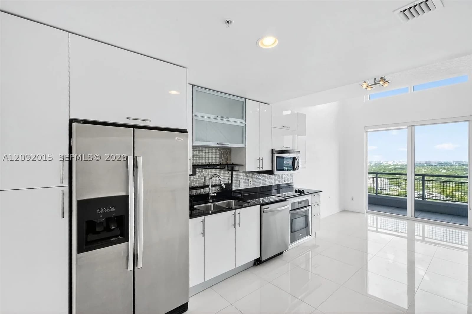 1-bedroom Condo — 60 13th St #3209, Miami, FL 33130