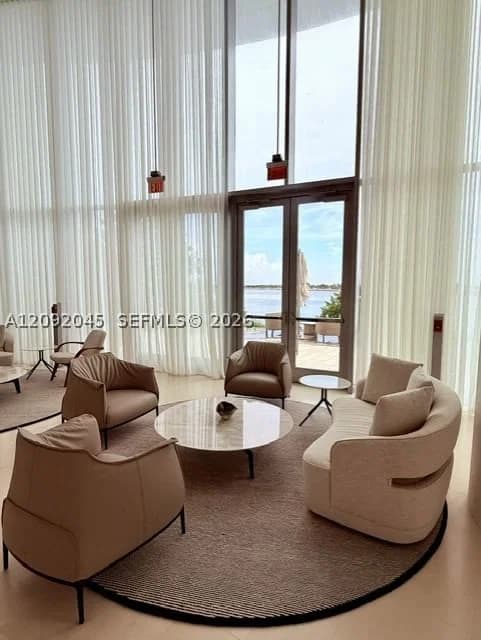 3-bedroom Condo — 175 25Th Rd #2803, Miami, FL 33129