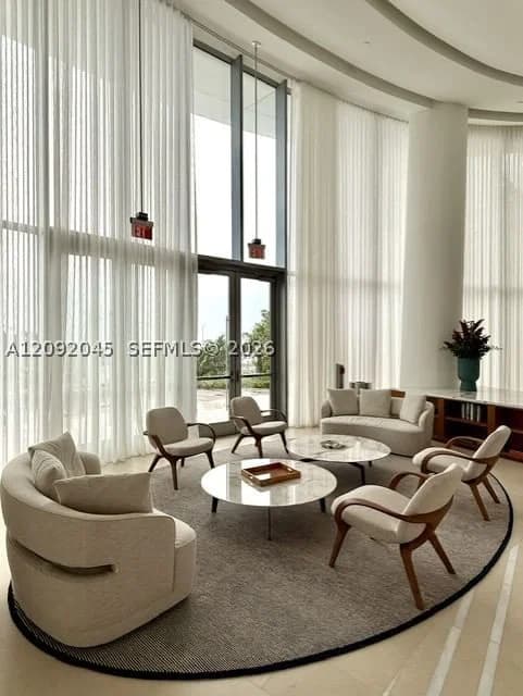 3-bedroom Condo — 175 25Th Rd #2803, Miami, FL 33129