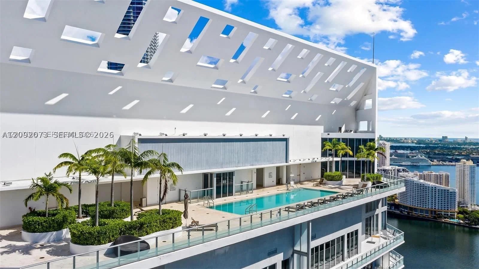 1-bedroom Condo — 1300 Brickell Bay Dr #801, Miami, FL 33131