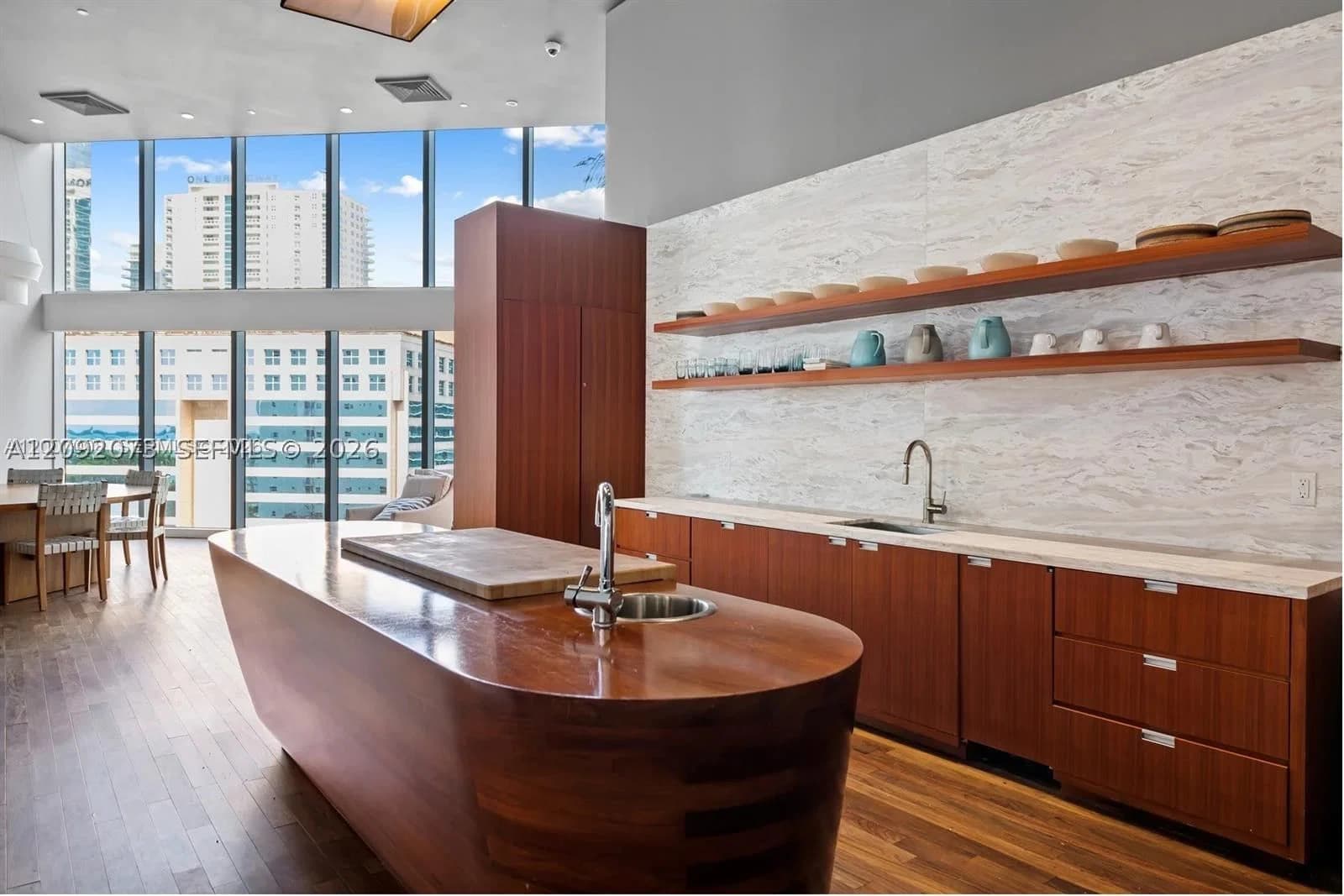 1-bedroom Condo — 1300 Brickell Bay Dr #801, Miami, FL 33131