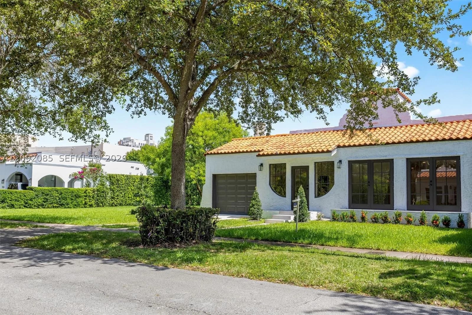 4-bedroom Single-Family Home — 434 Aragon Ave, Coral Gables, FL 33134