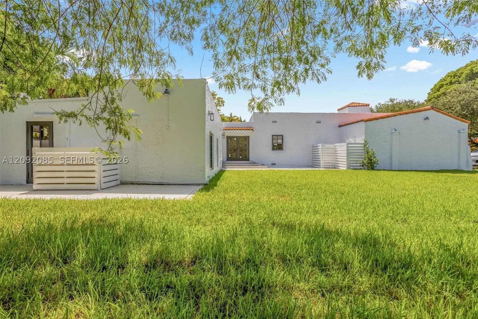 4-bedroom Single-Family Home — 434 Aragon Ave, Coral Gables, FL 33134