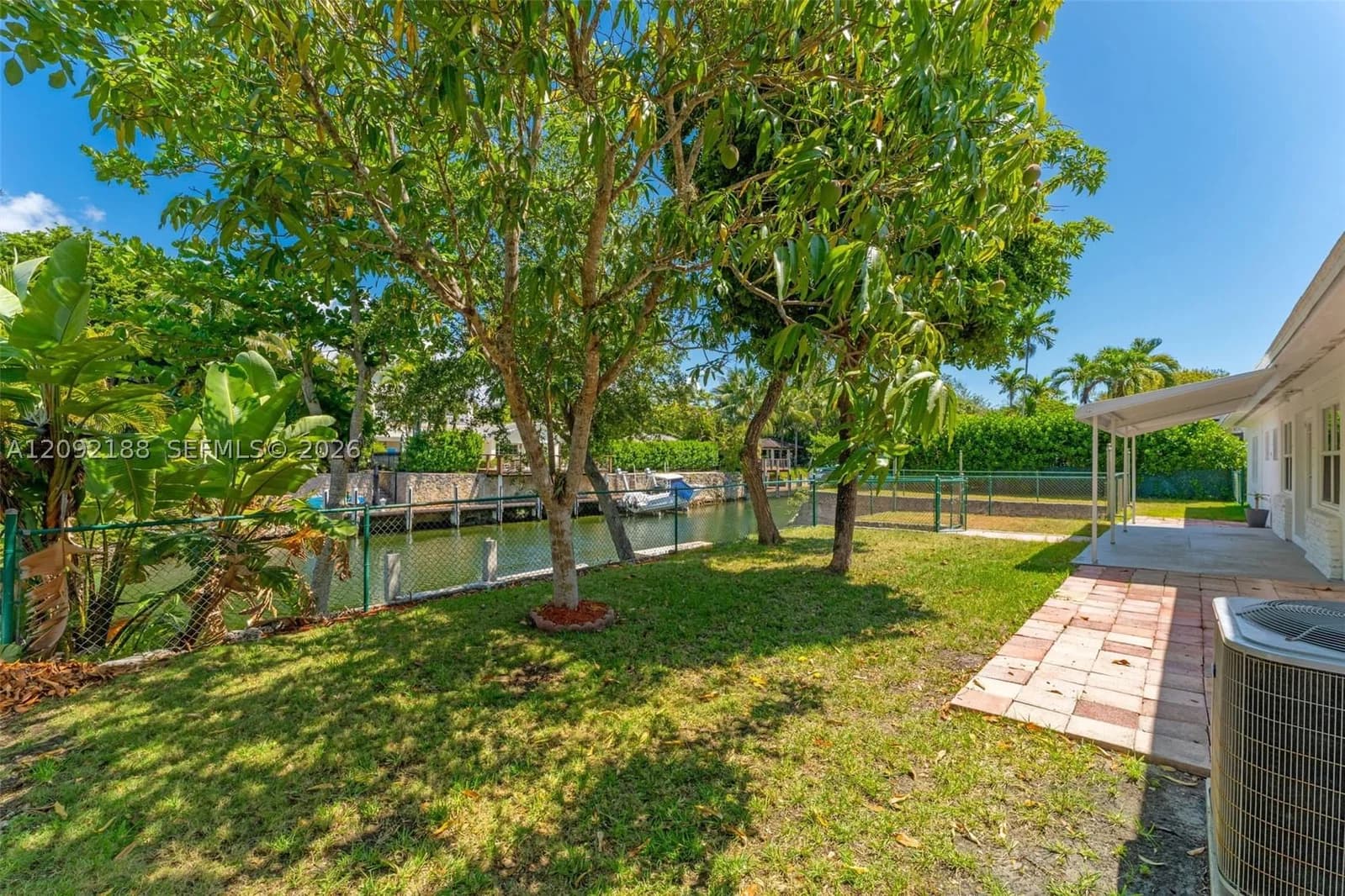 3+1 Müstakil ev — 739 Alhambra Cir, Coral Gables, FL 33146