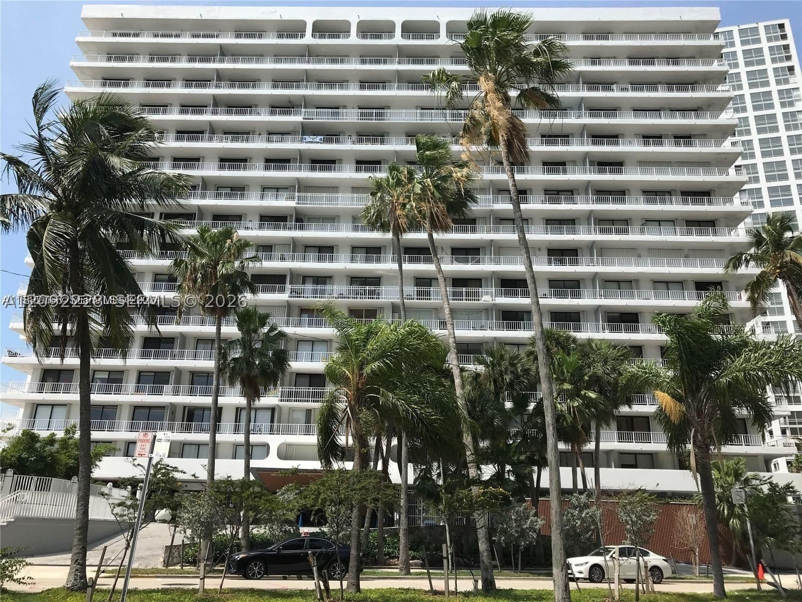 2-bedroom Condo — 200 15th Rd #4K, Miami, FL 33129