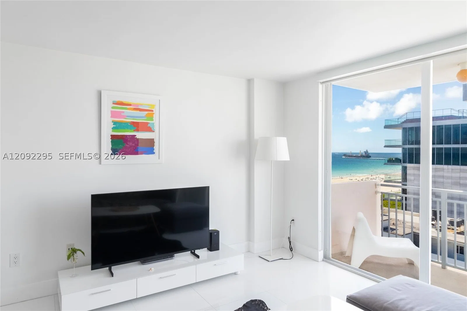 1-bedroom Condo — 345 Ocean Dr #1011, Miami Beach, FL 33139