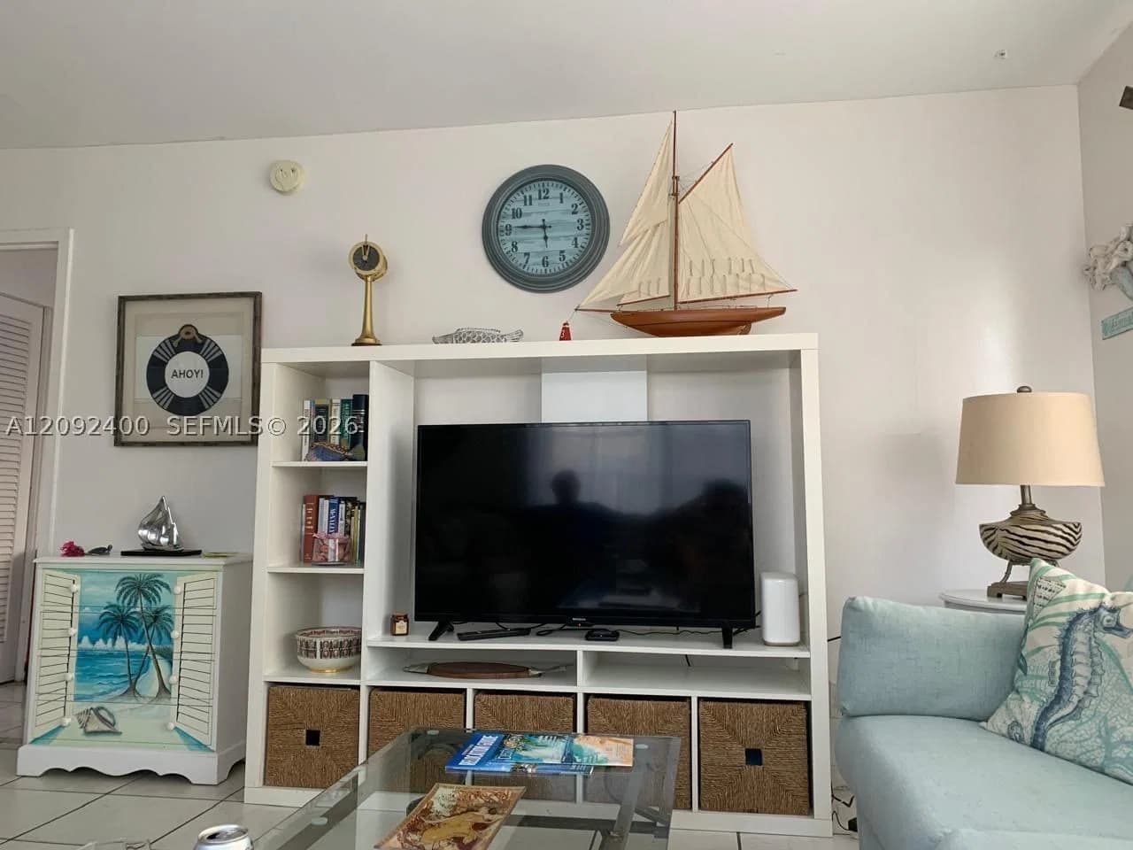 1+1 Kooperatif — 2200 Hallandale Beach Blvd #301, Hallandale Beach, FL 33009