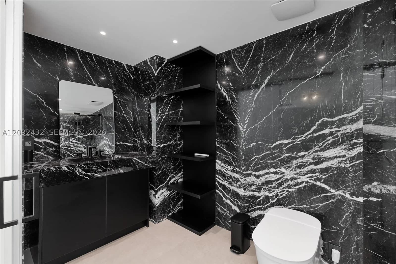 2+1 Condo — 690 1st Ct #PHII12, Miami, FL 33130
