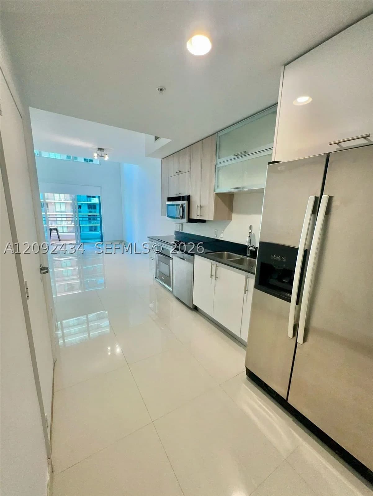 1-bedroom Condo — 60 13th St #2618, Miami, FL 33130