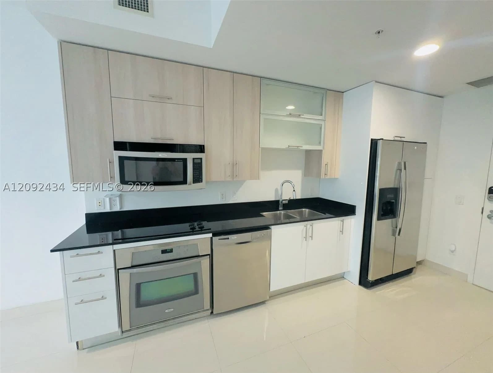 1-bedroom Condo — 60 13th St #2618, Miami, FL 33130