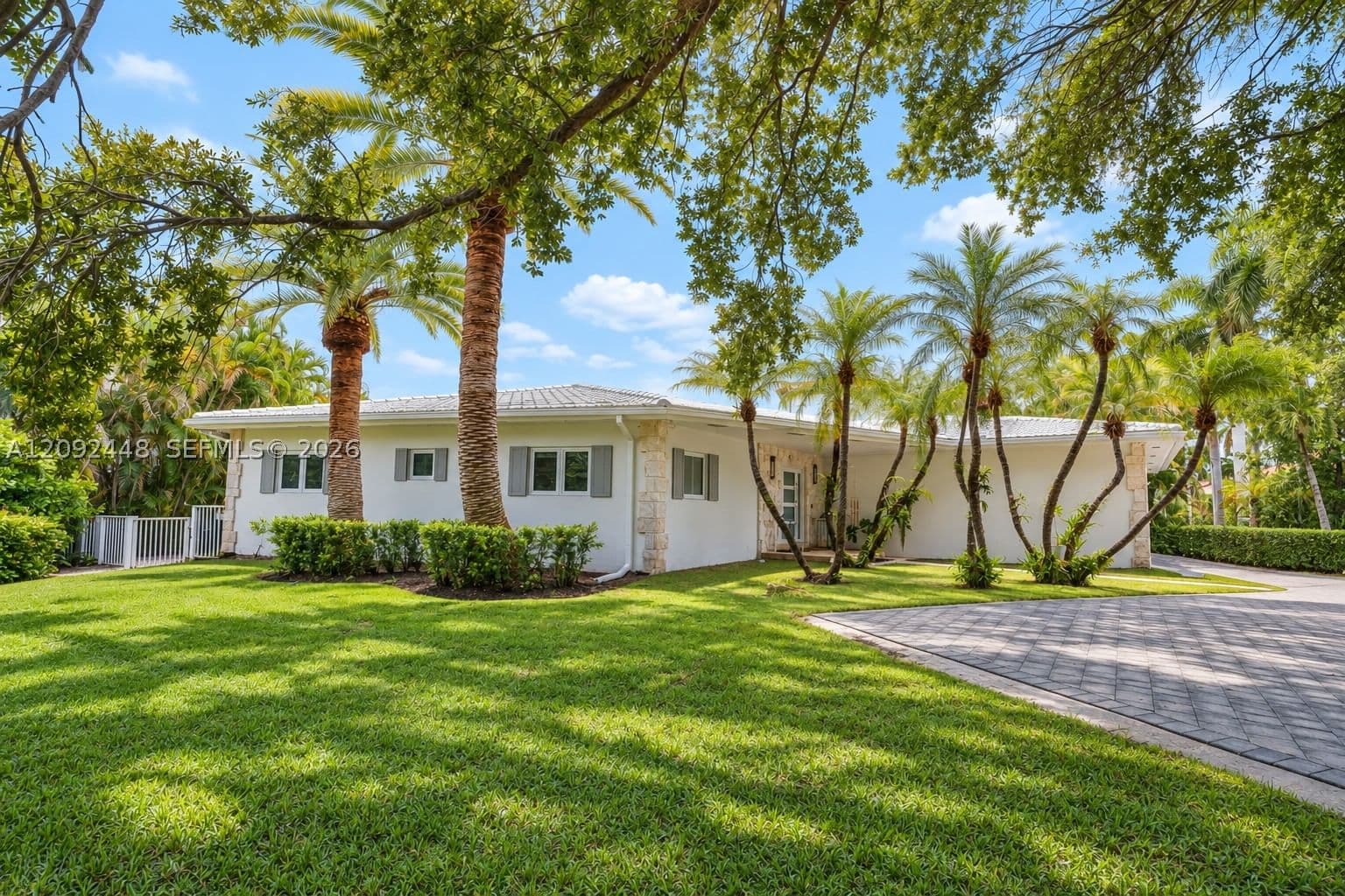4+1 Müstakil ev — 705 Bella Vista Ave, Coral Gables, FL 33156