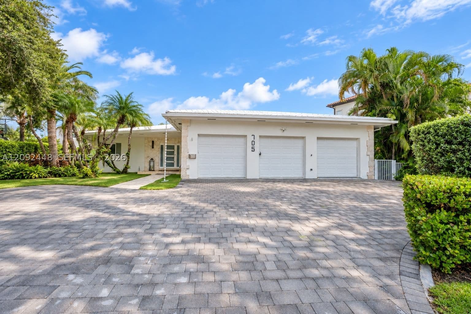 4+1 Müstakil ev — 705 Bella Vista Ave, Coral Gables, FL 33156