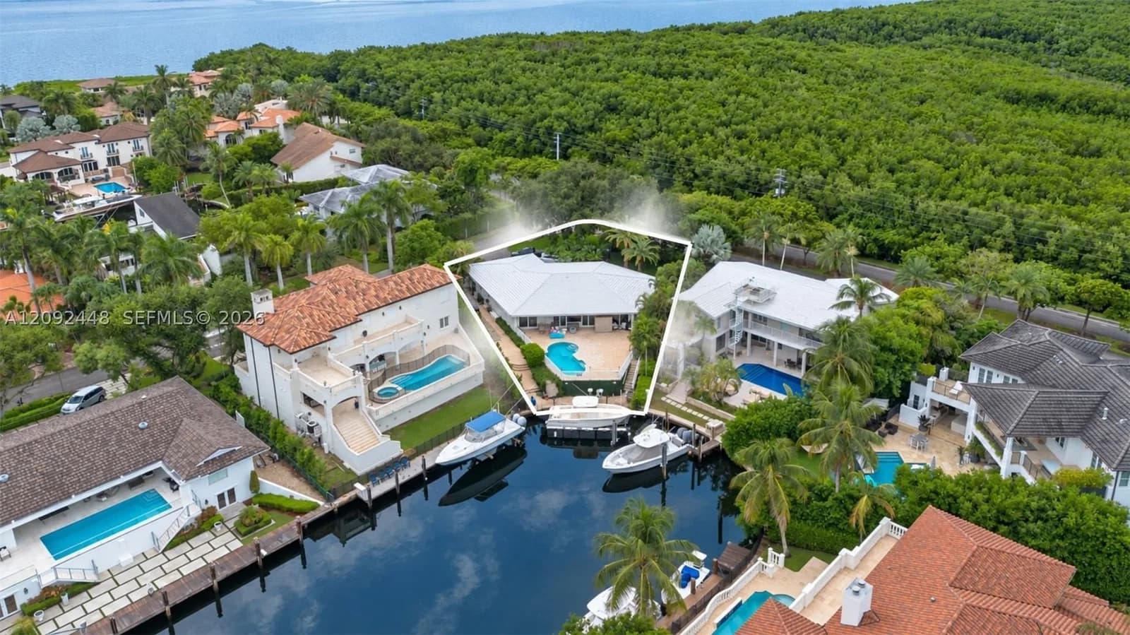 4+1 Müstakil ev — 705 Bella Vista Ave, Coral Gables, FL 33156