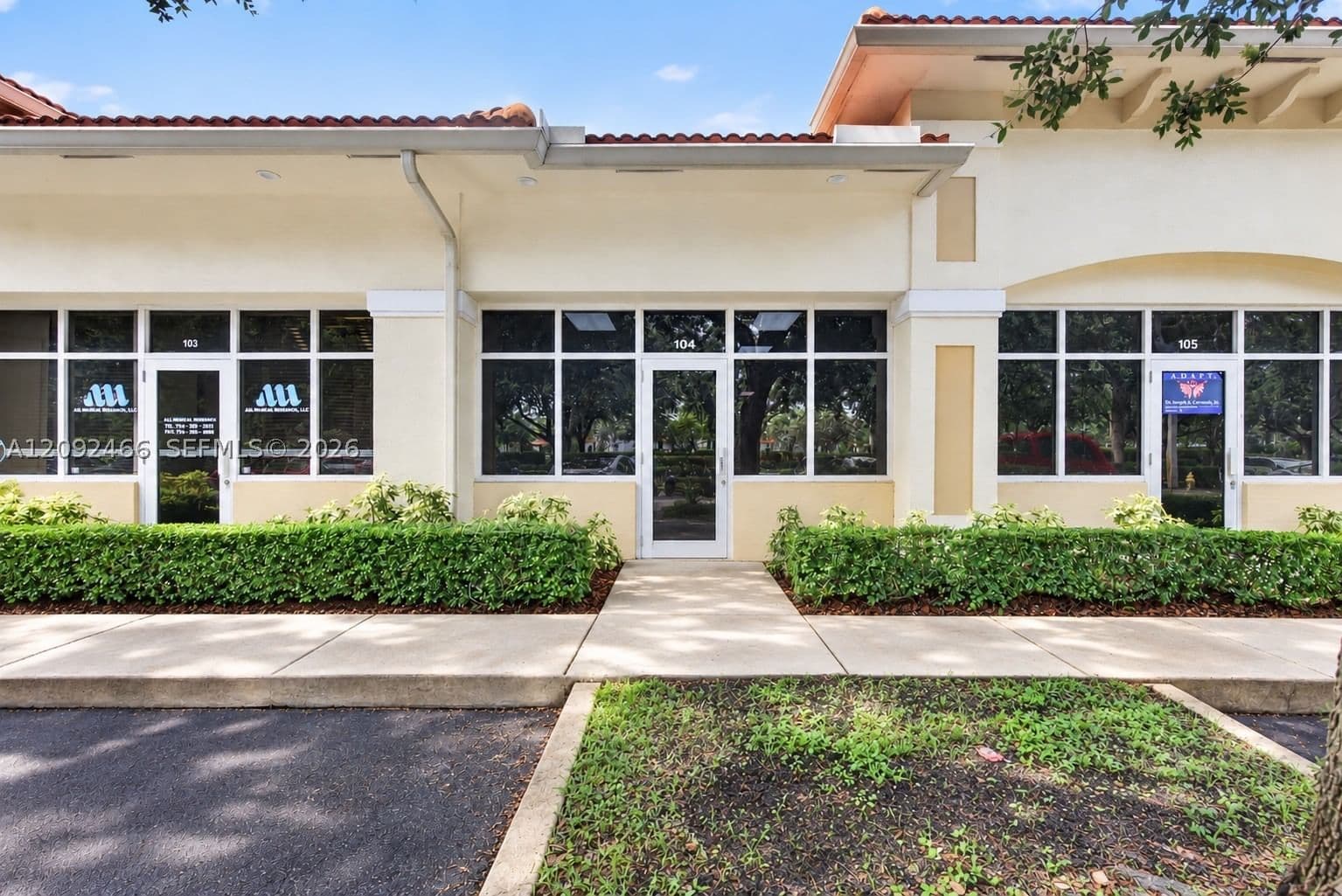 Mülk — 9700 Stirling Rd #104B, Cooper City, FL 33024