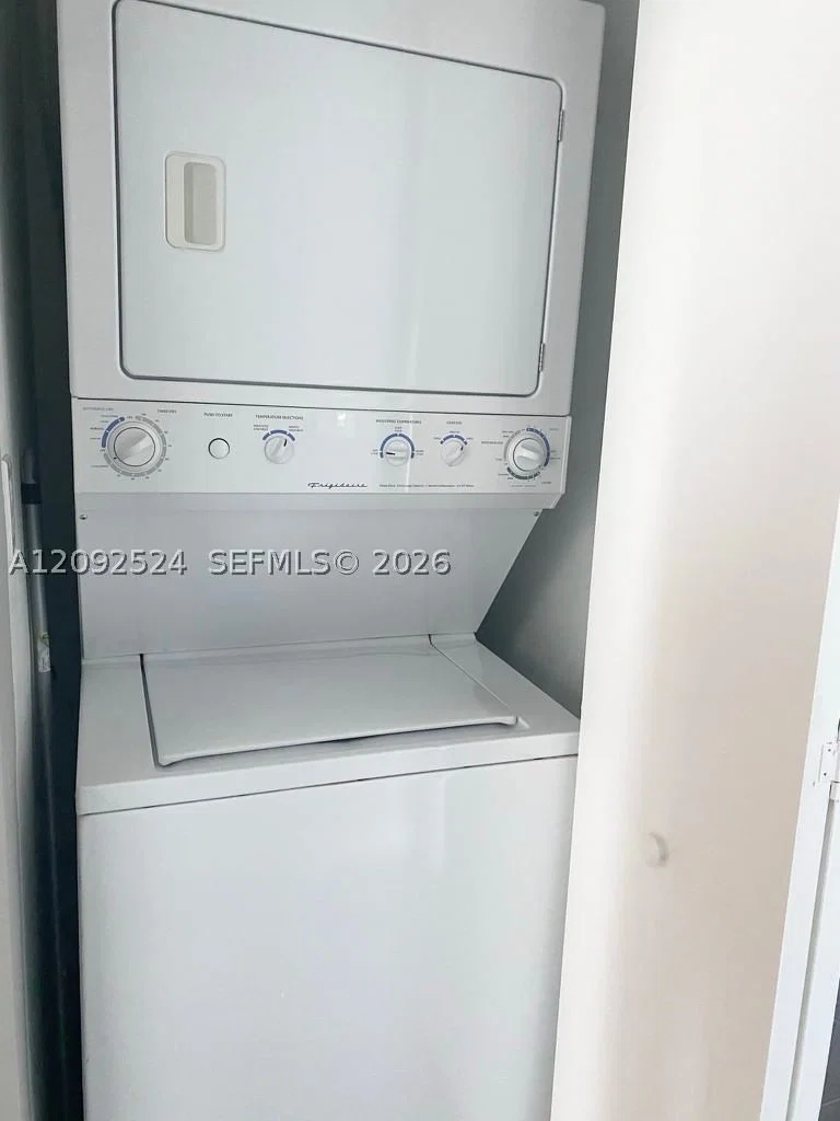 2+1 Condo — 335 BISCAYNE BL #4200, Miami, FL 33131