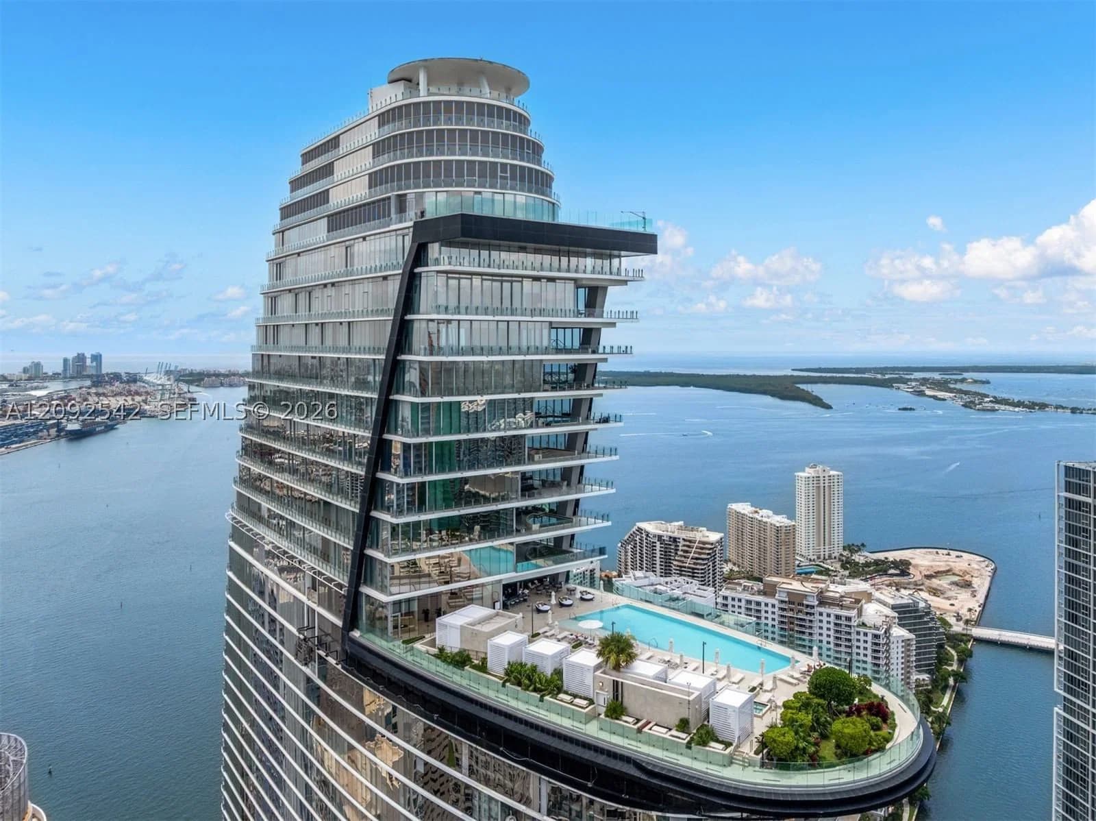 4-bedroom Condo — 300 Biscayne Boulevard Way #5801C, Miami, FL 33131