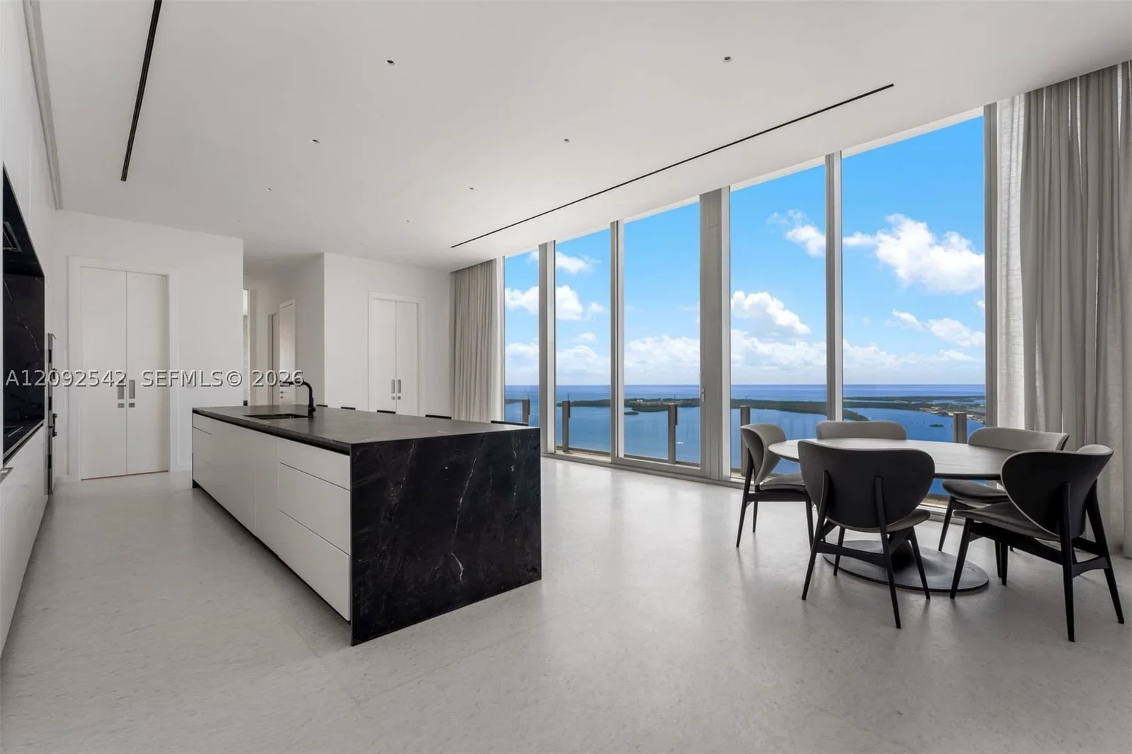 4-bedroom Condo — 300 Biscayne Boulevard Way #5801C, Miami, FL 33131