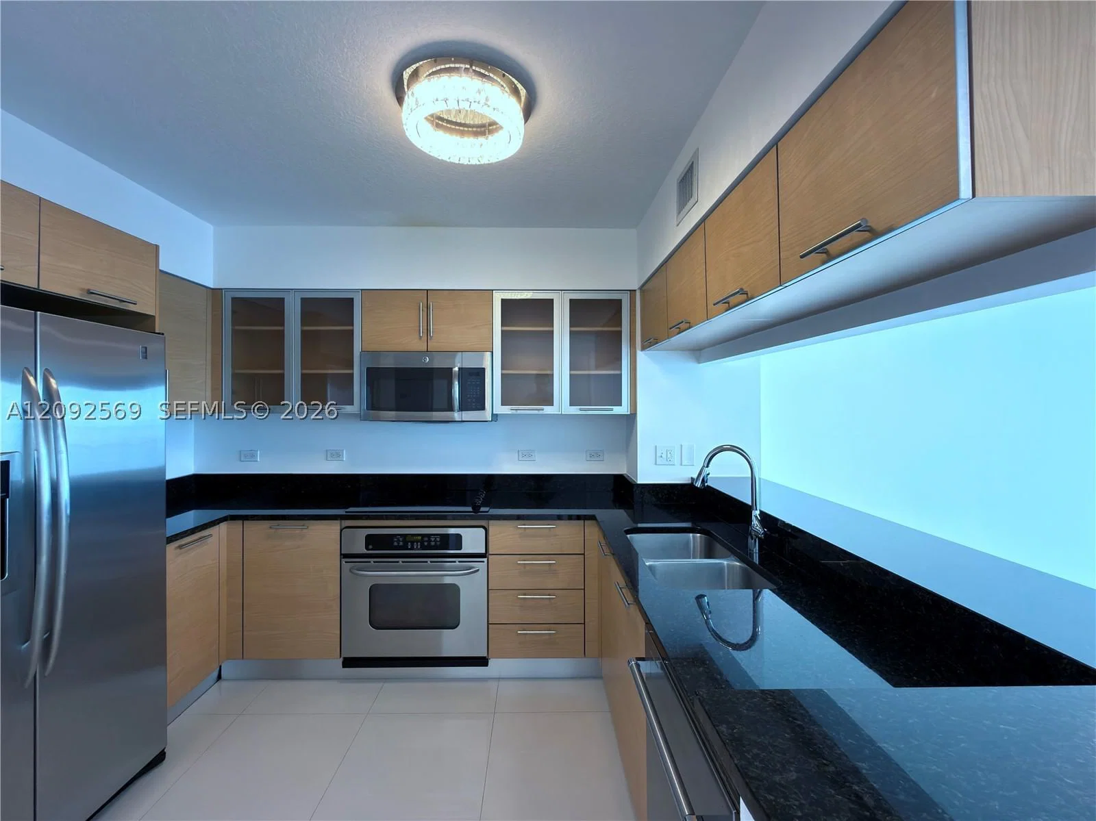 1-bedroom Condo — 31 5th St #2307, Miami, FL 33131