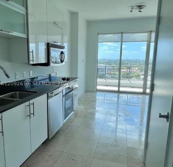 1-bedroom Apartment — 60 13th St #1411, Miami, FL 33130