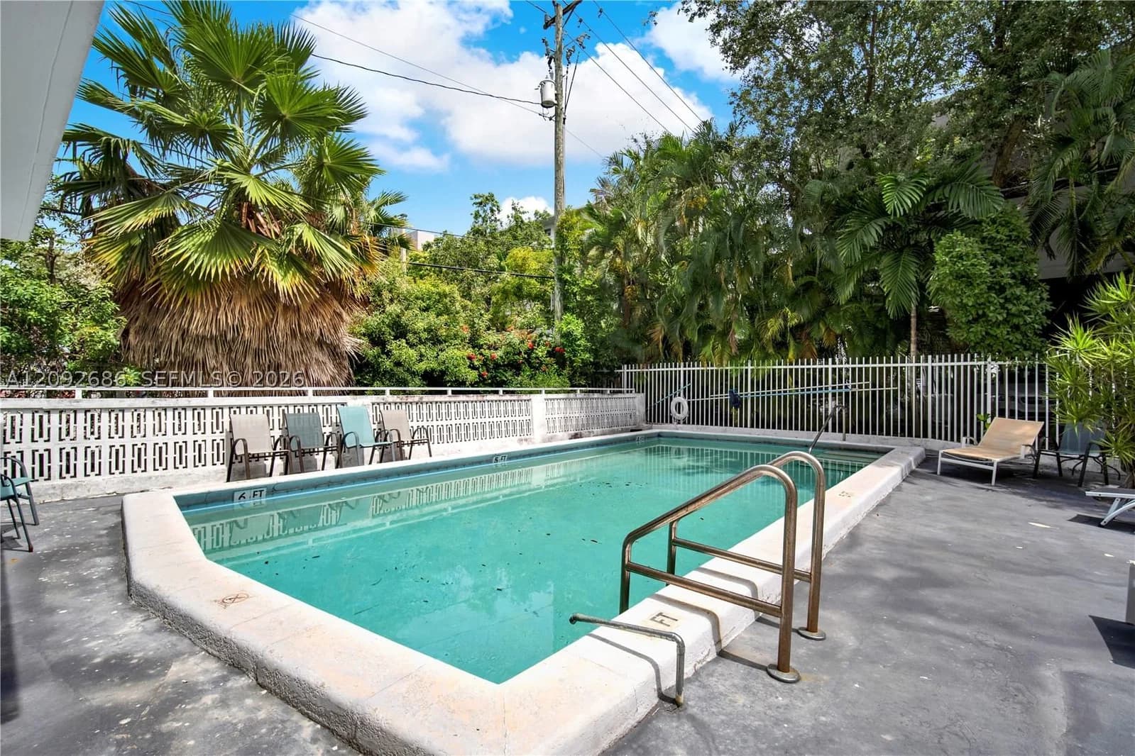 1+1 Condo — 1340 Lincoln Rd #207, Miami Beach, FL 33139