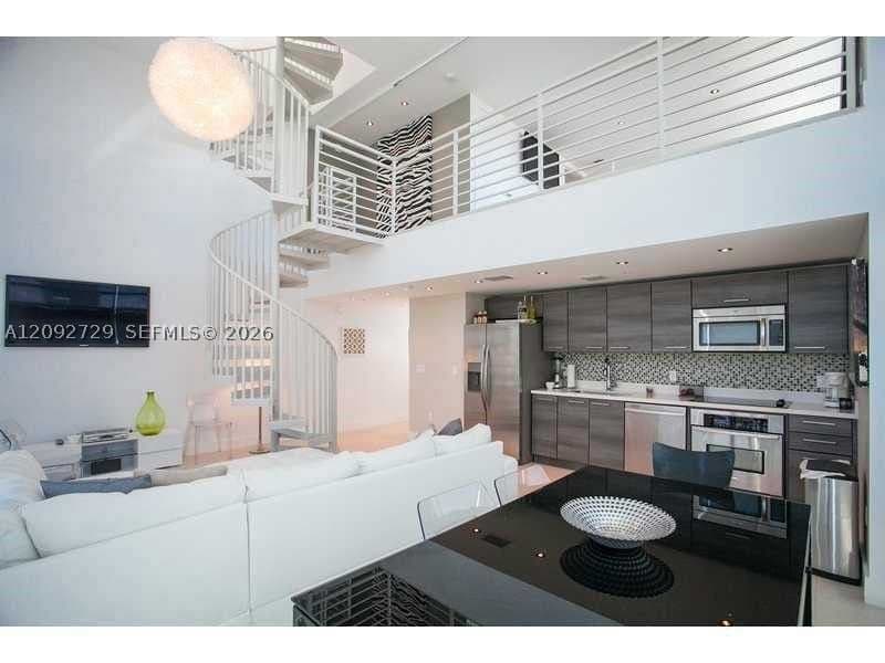 2-bedroom Condo — 421 Meridian Ave #21, Miami Beach, FL 33139