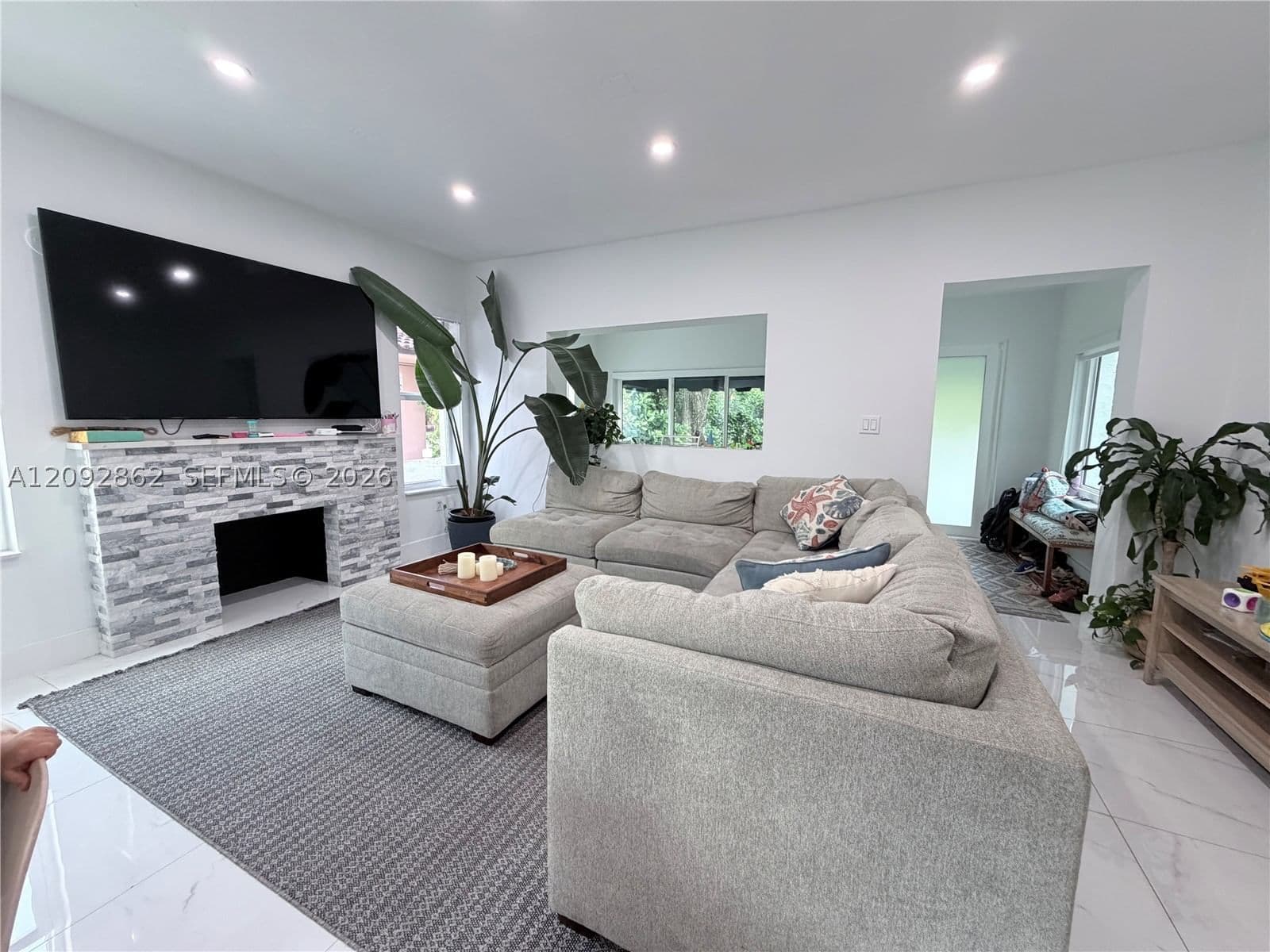 3+1 Müstakil ev — 360 20th Rd, Miami, FL 33129